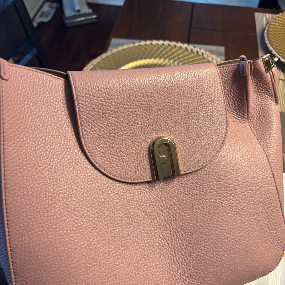 Furla Dusty Pink Leather Shoulder Bag with Gold Hardware - Picture 4 of 4